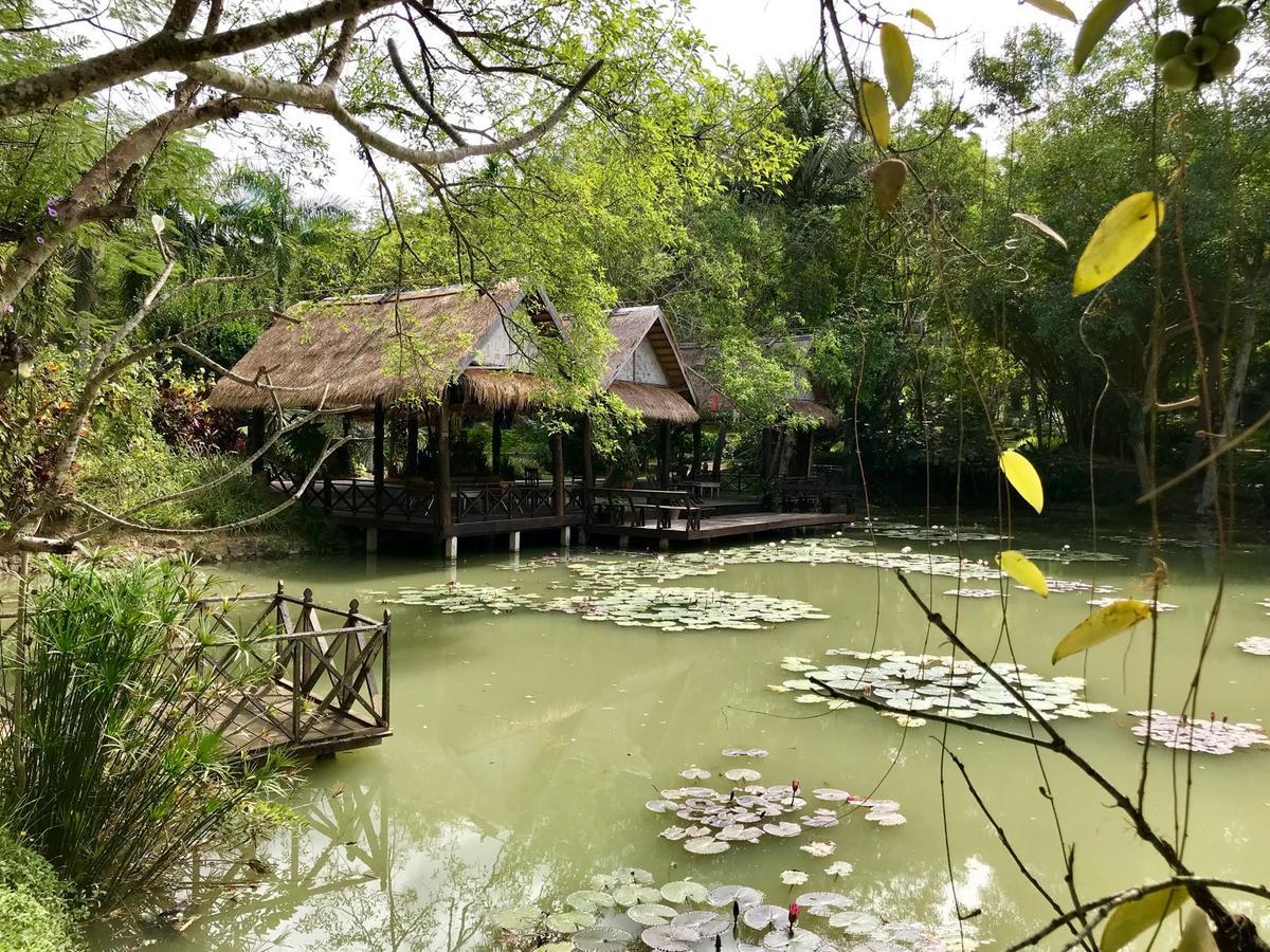 Santi Resort & Spa Luang Prabang Exterior foto